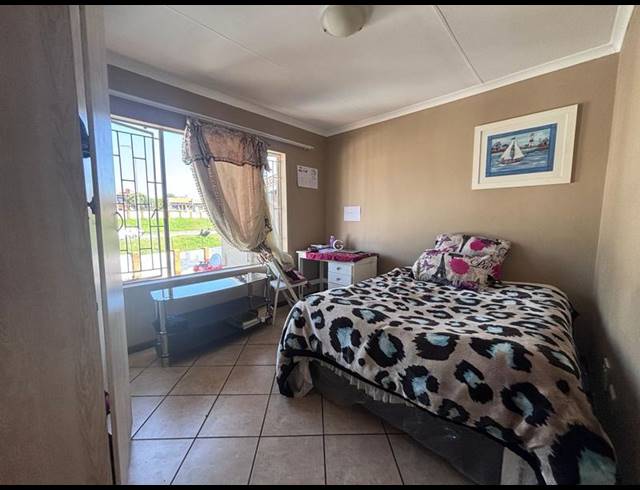 2 BEDROOM APARTMENT FOR SALE IN FLORIDA GLEN